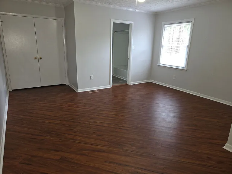 4202 Coventry Rd — Photo 2