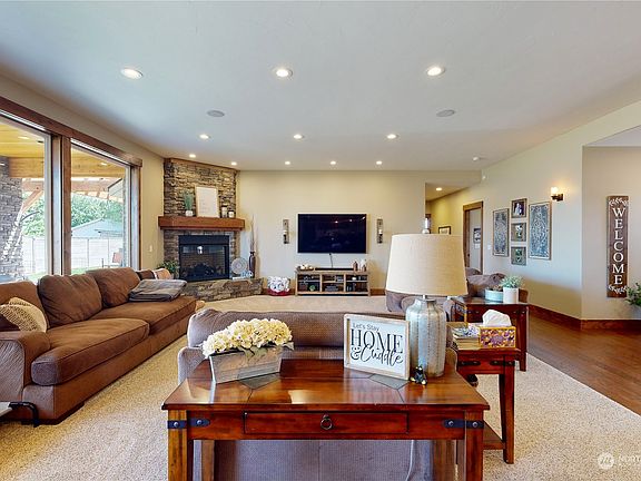 4th image of 2555 S 2nd Avenue