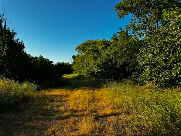 4270 Belz Rd, Sanger, TX 76266