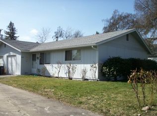 825 W 12th St, Medford, OR