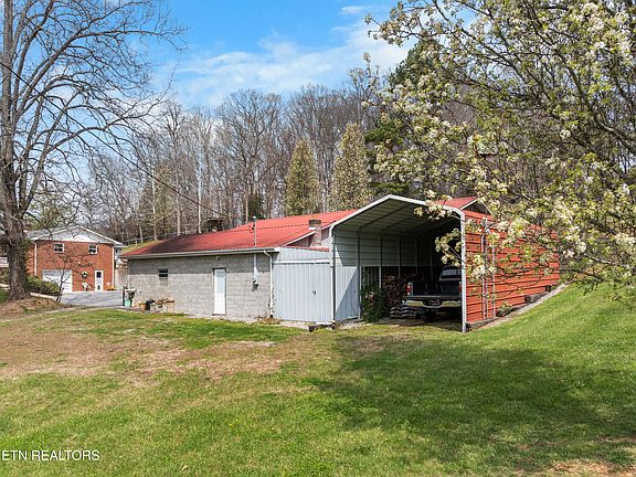 3rd image of 395 Wolfe Rd