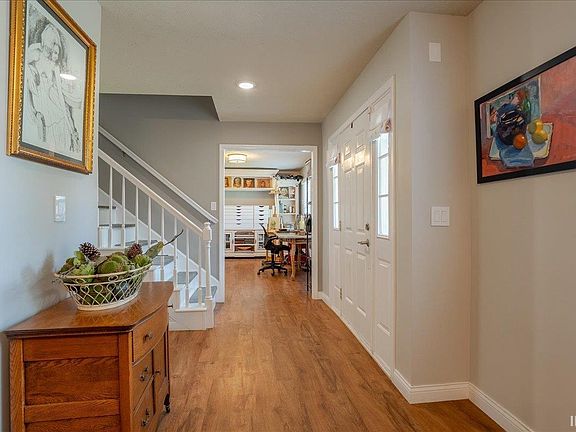 3rd image of 918 Stahl Ct