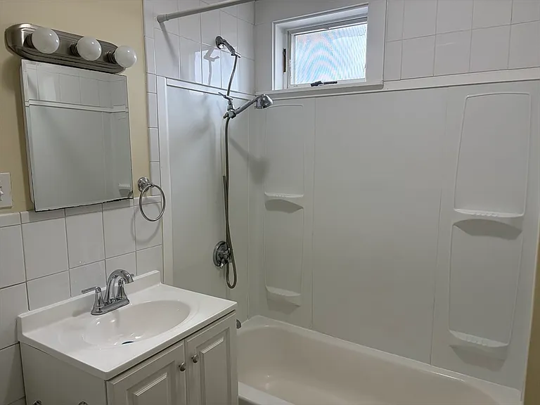 42 Pearl St #3 — Photo 14