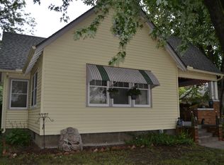 1122 6th St, Clay Center, KS 67432
