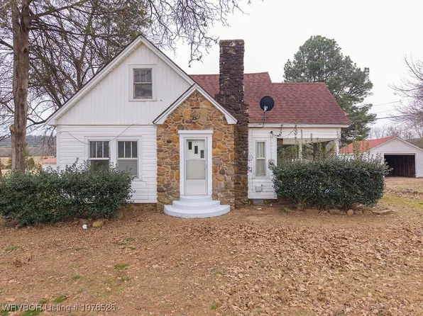 1104 Fuller St, Paris, AR 72855