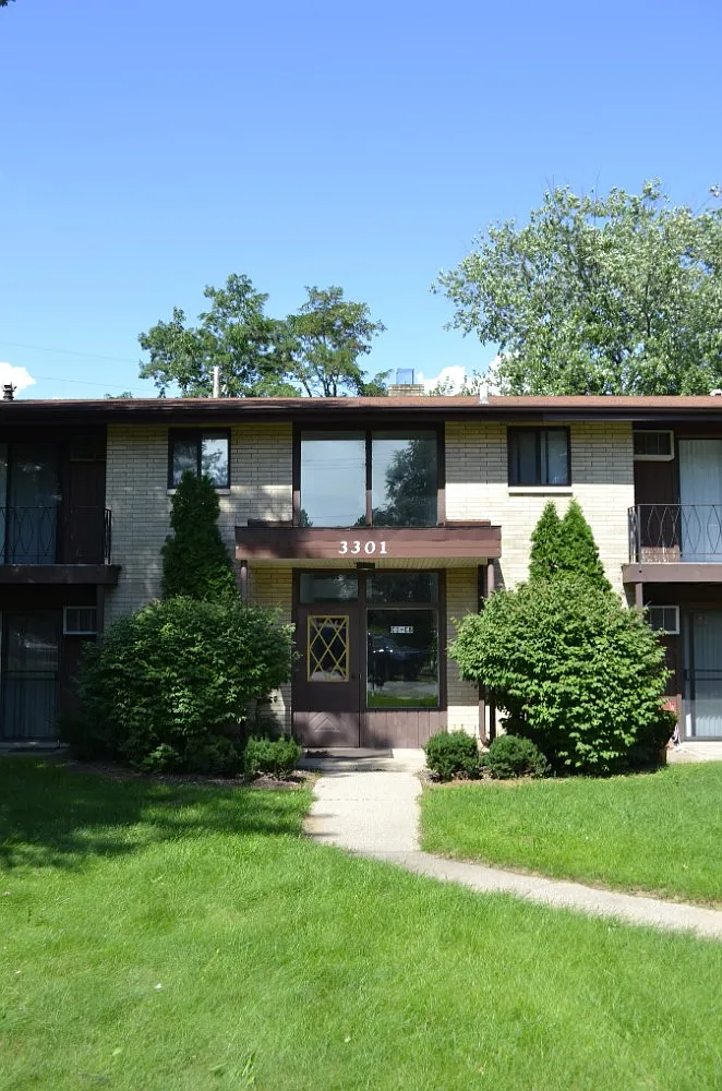 Edgewood Apartments — Photo 2