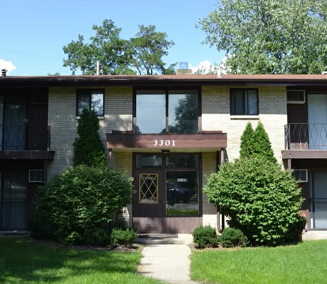 Edgewood Apartments — Photo 2