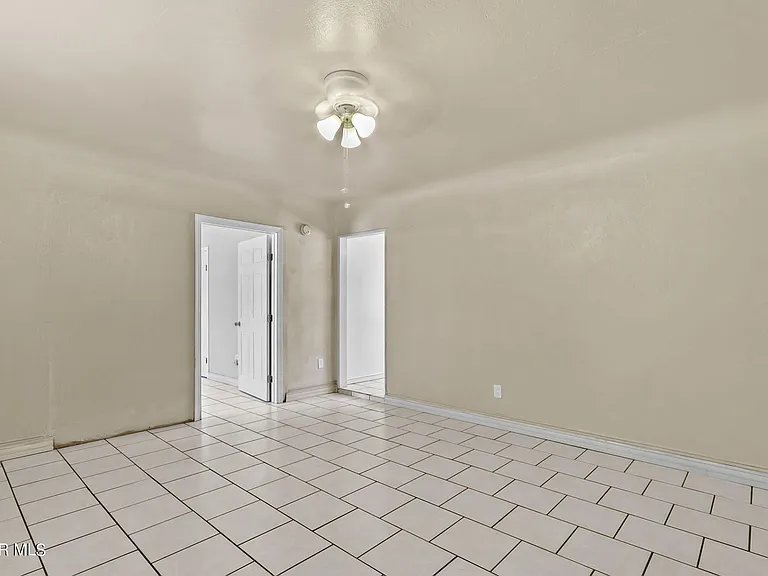 7707 Parral Dr — Photo 3