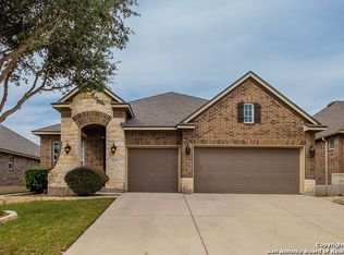10753 Barnsford Ln, Helotes, TX 78023