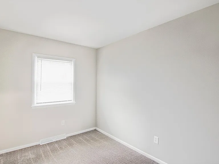 Elmwood Apartments — Photo 7