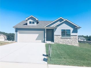 401 Lacy Cir, Mitchellville, IA 50169