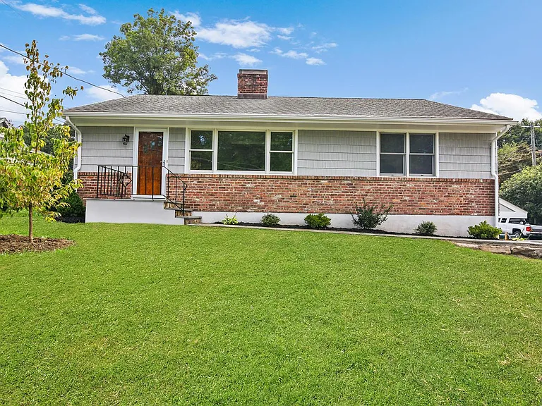81 Cos Cob Ave #A — Photo 1