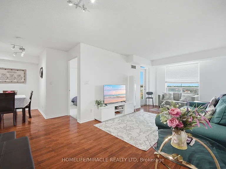 8 Rosebank Dr #8 — Photo 16