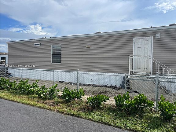 4th image of 19800 SW 180th Ave Lot 566