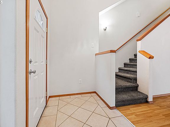 4th image of 5918 SE Hill St