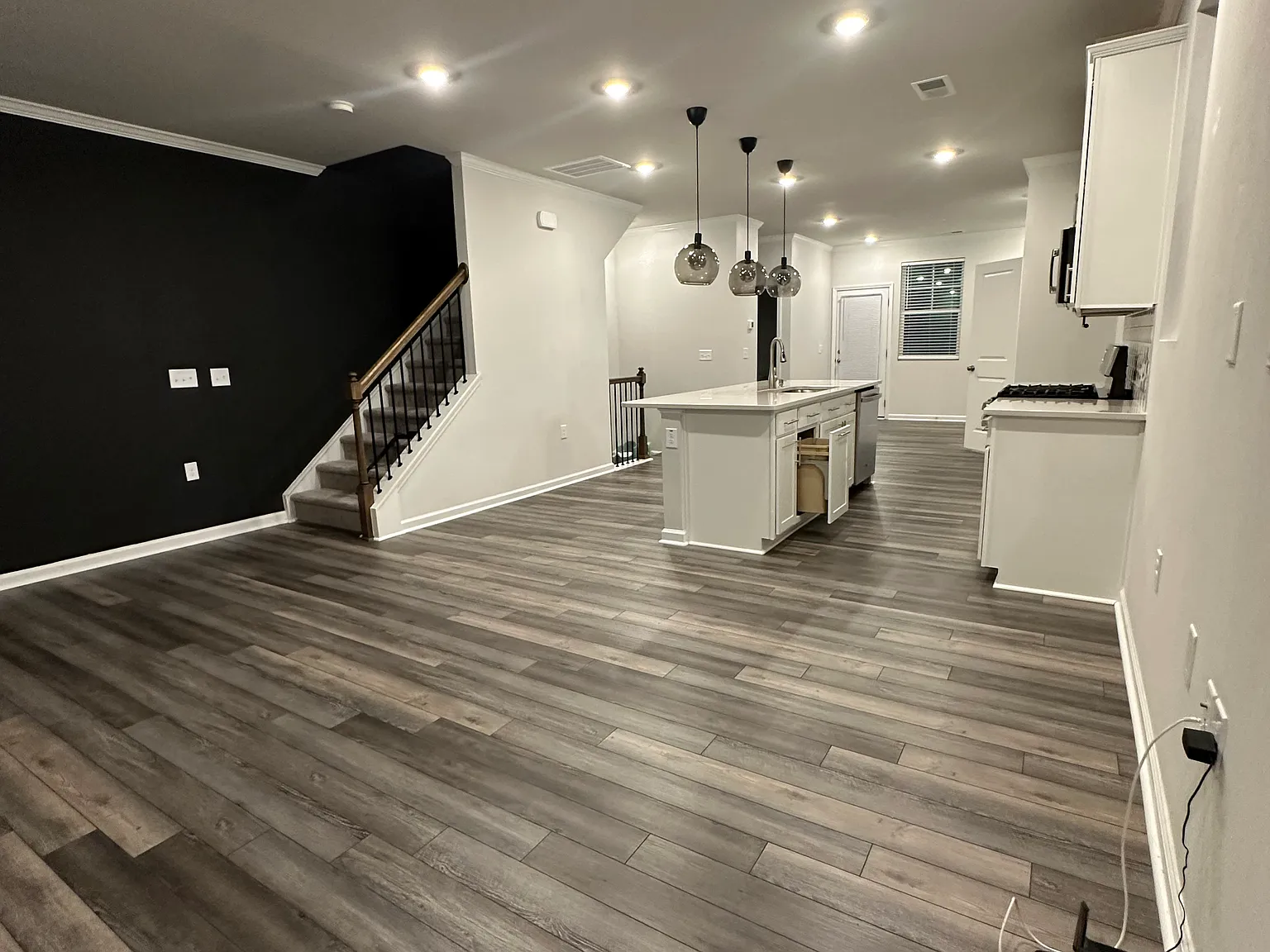 3 bed, 1804 sqft, $1,850 — Photo 1