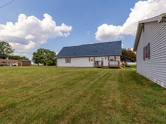 5th image of 55 Windy Ln