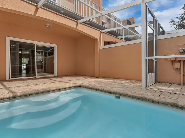 1413 Retreat Cir — Photo 33