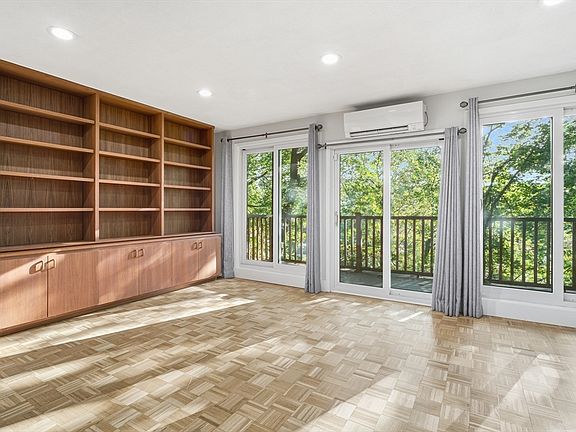 3rd image of 184 Rawson Rd #184