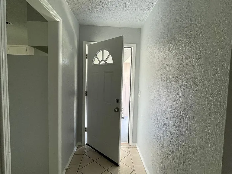 5808 NW Liberty Ave — Photo 5