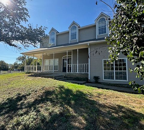 3rd image of 2602 Rosebud Ln