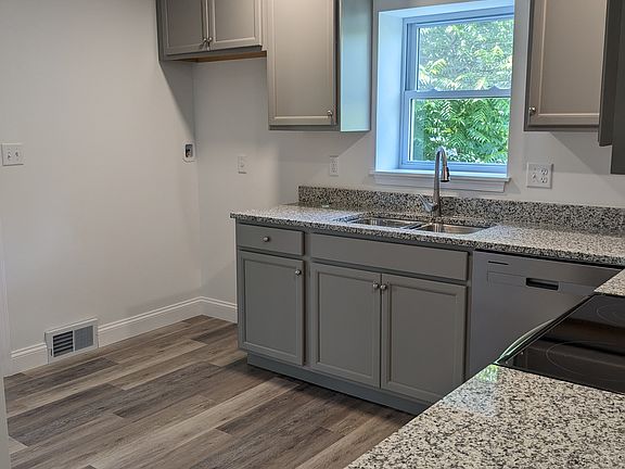 2nd image of 329 York Rd #A