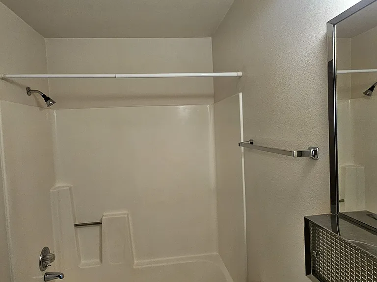 1517 Baker St — Photo 12