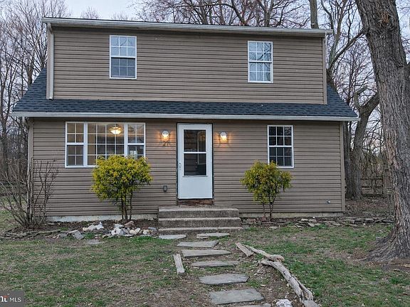 3rd image of 21 Sycamore Rd
