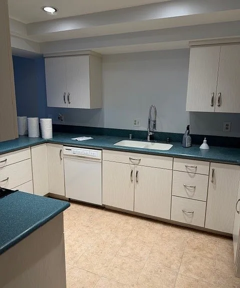18435 Keswick St #13 — Photo 5