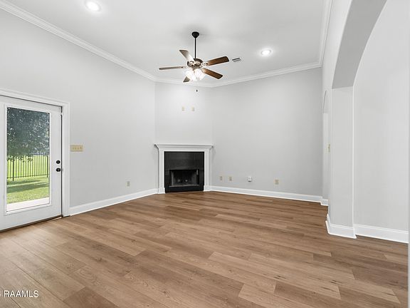 2nd image of 104 Clover Leaf Dr