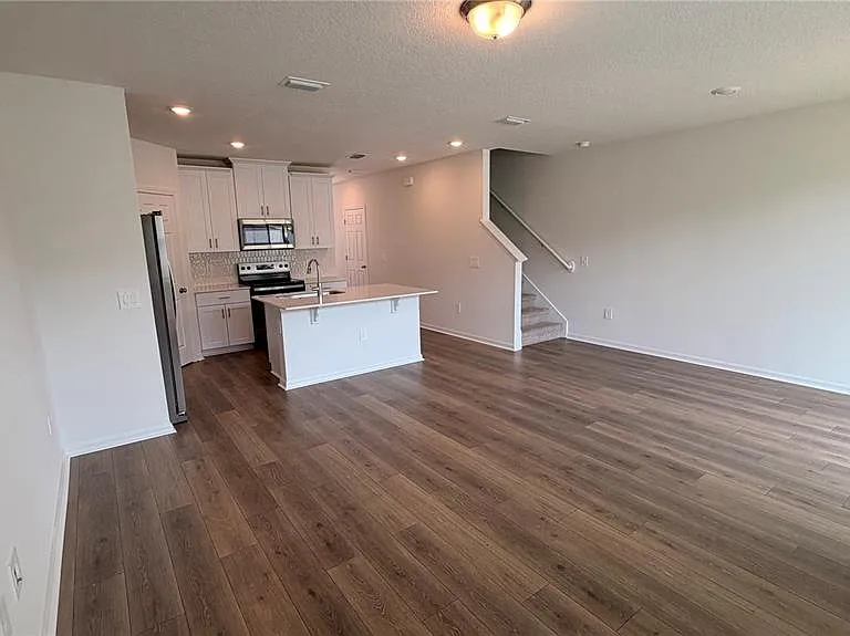 16346 Bird Of Paradise Ave — Photo 9