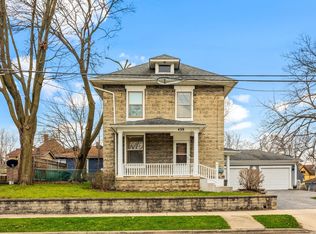 439 Park St, Elgin, IL 60120