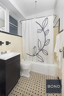 Rented by Bond New York | media 23