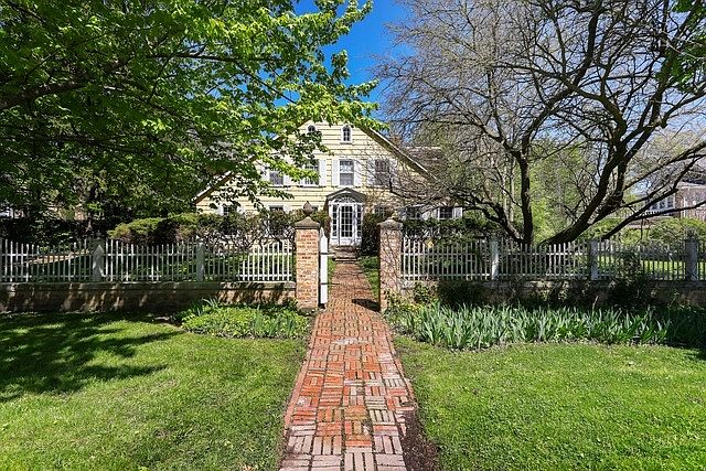 1st image of 191 Wentworth Ave