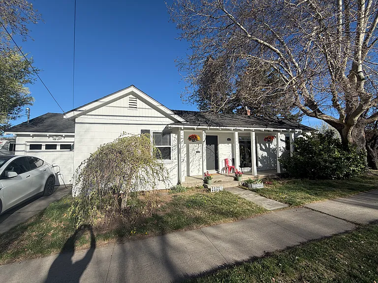 1250 Watt St — Photo 4