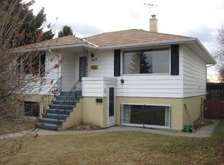 945 32nd Ave NW, Calgary, AB T2K0B1