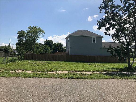 5th image of 1301 Foy St