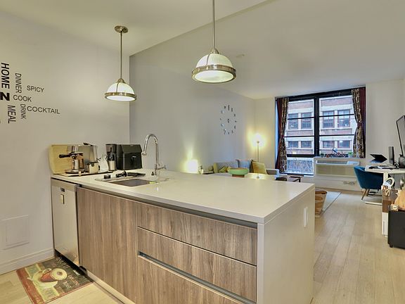2nd image of 160 1st St APT 306