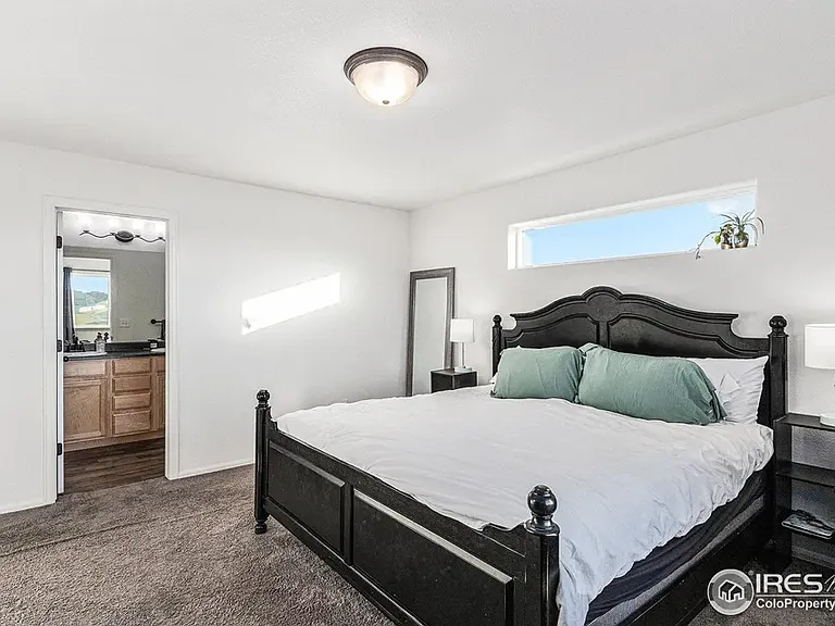 985 Axis Dr — Photo 15