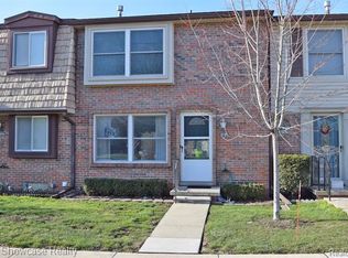 18166 Jamestown Cir, Northville, MI 48168