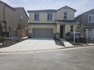 2841 E Escarpa Dr, Fresno, CA 93730