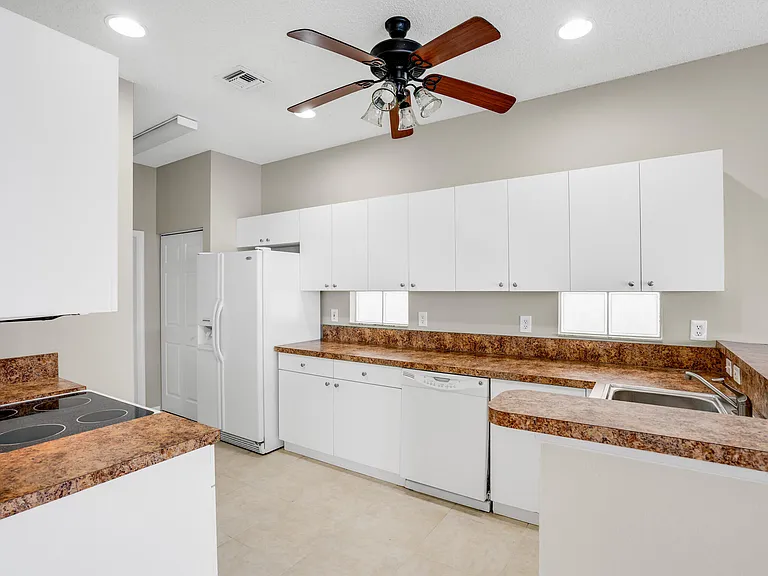 7787 Springfield Lake Dr — Photo 24