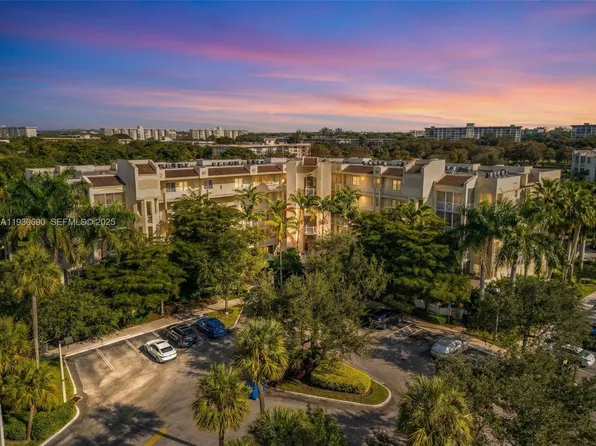 3600 Oaks Clubhouse Dr APT 103, Pompano Beach, FL 33069
