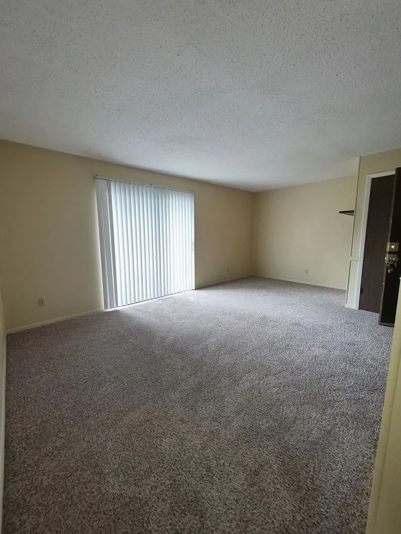 22 Southwinds — Photo 2