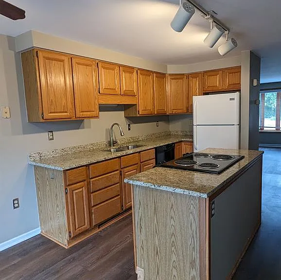 302 E Ann Arbor Trl — Photo 4