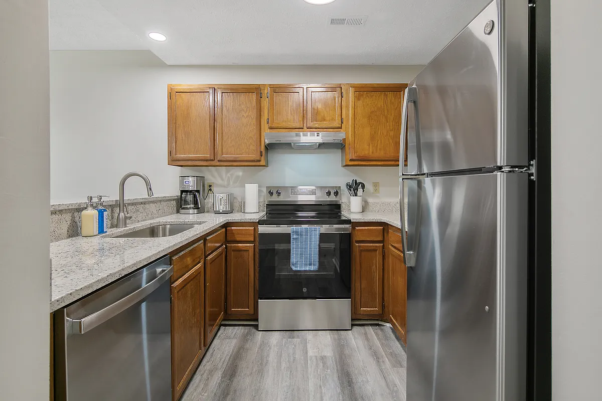 Building Photo - 1825 Tryon Dr #2