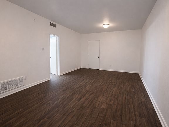 3rd image of 2514 Community Dr #109