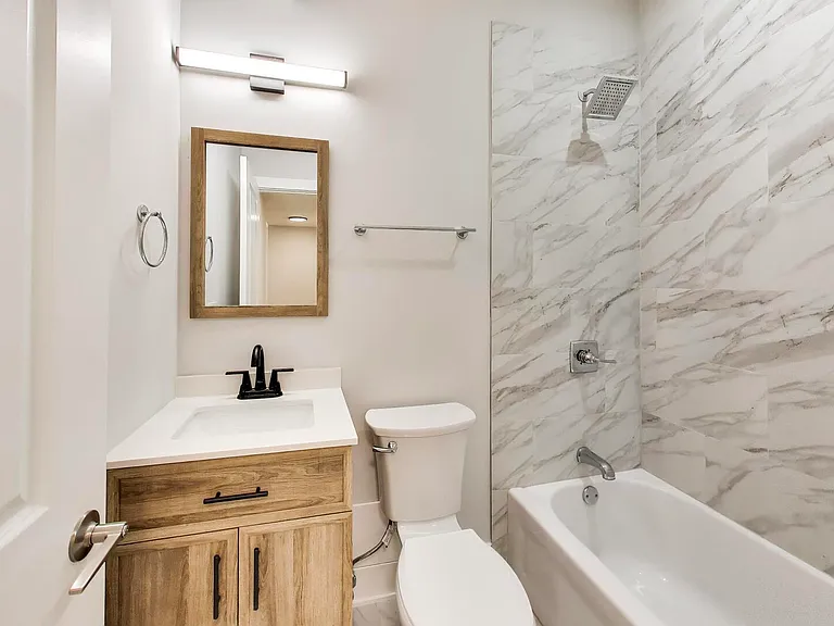 1821 S Fairfield Ave — Photo 13