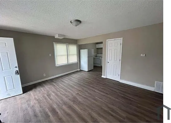 454 Mueller Ave — Photo 3