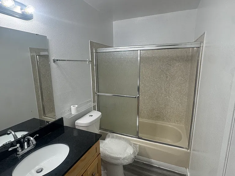 450 S Venice Blvd #1 — Photo 5